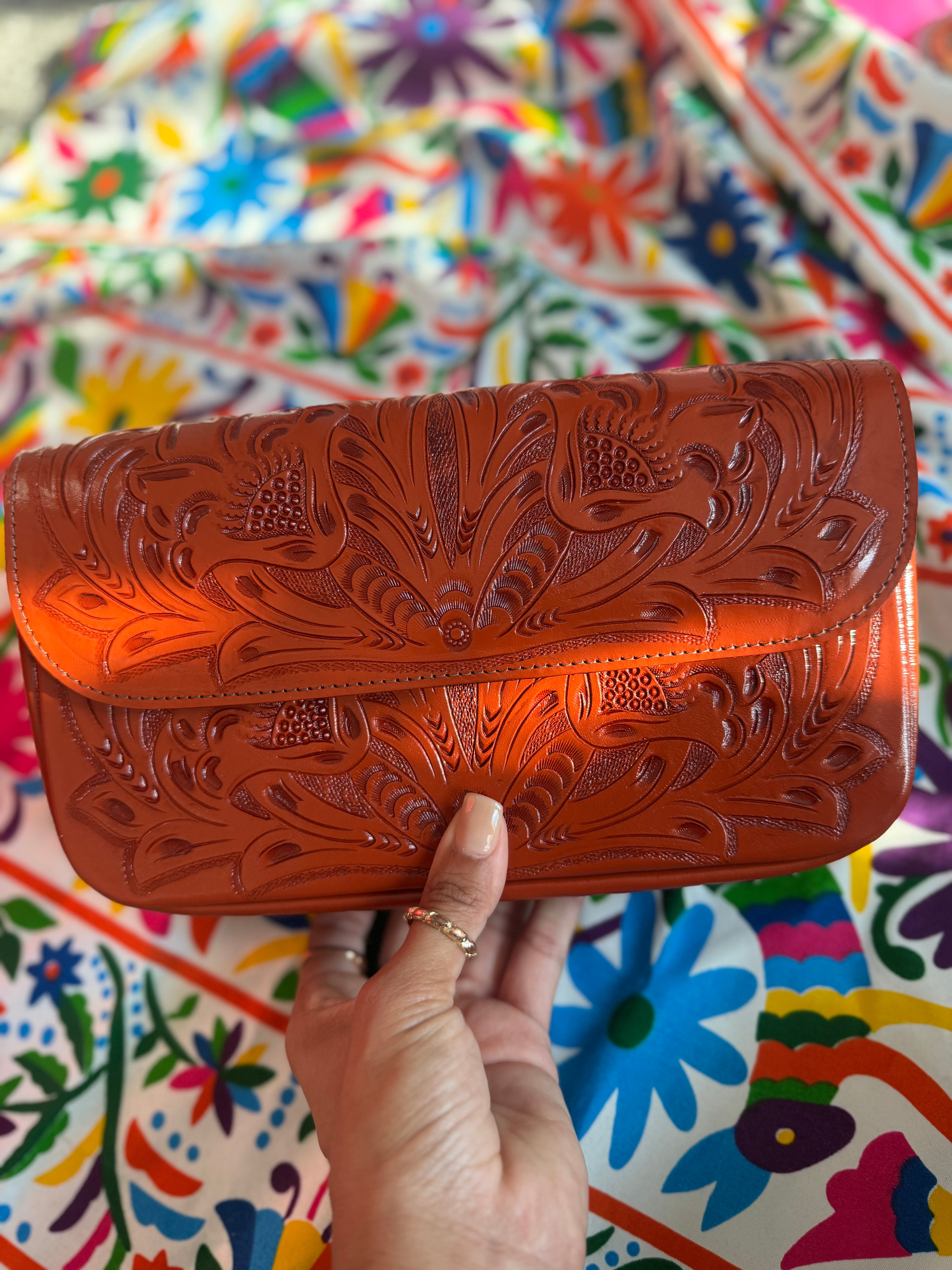 MIA HANDBAG - CHEDRON