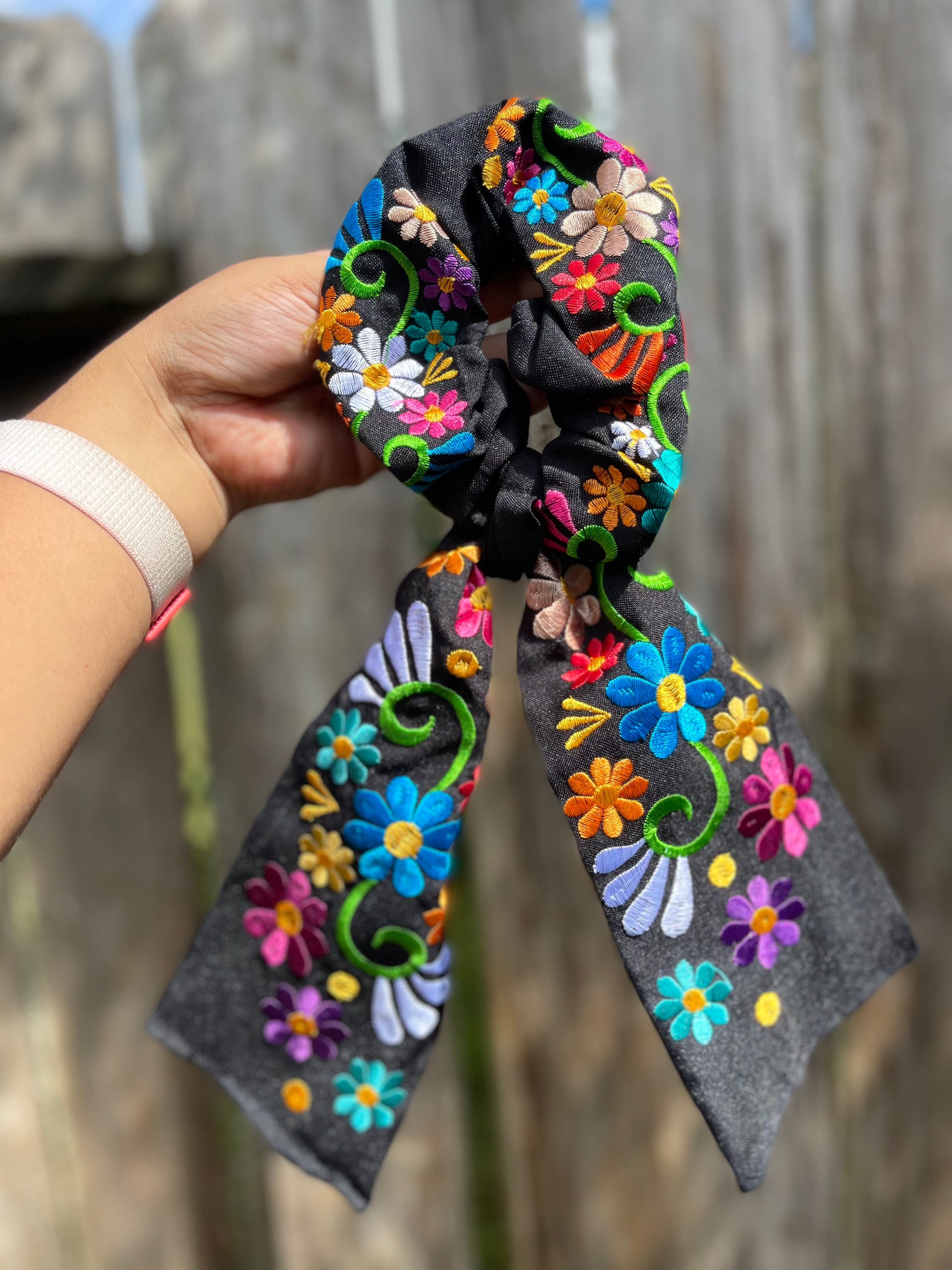 EMBROIDERED SCRUNCHIE BOWS - LARGE