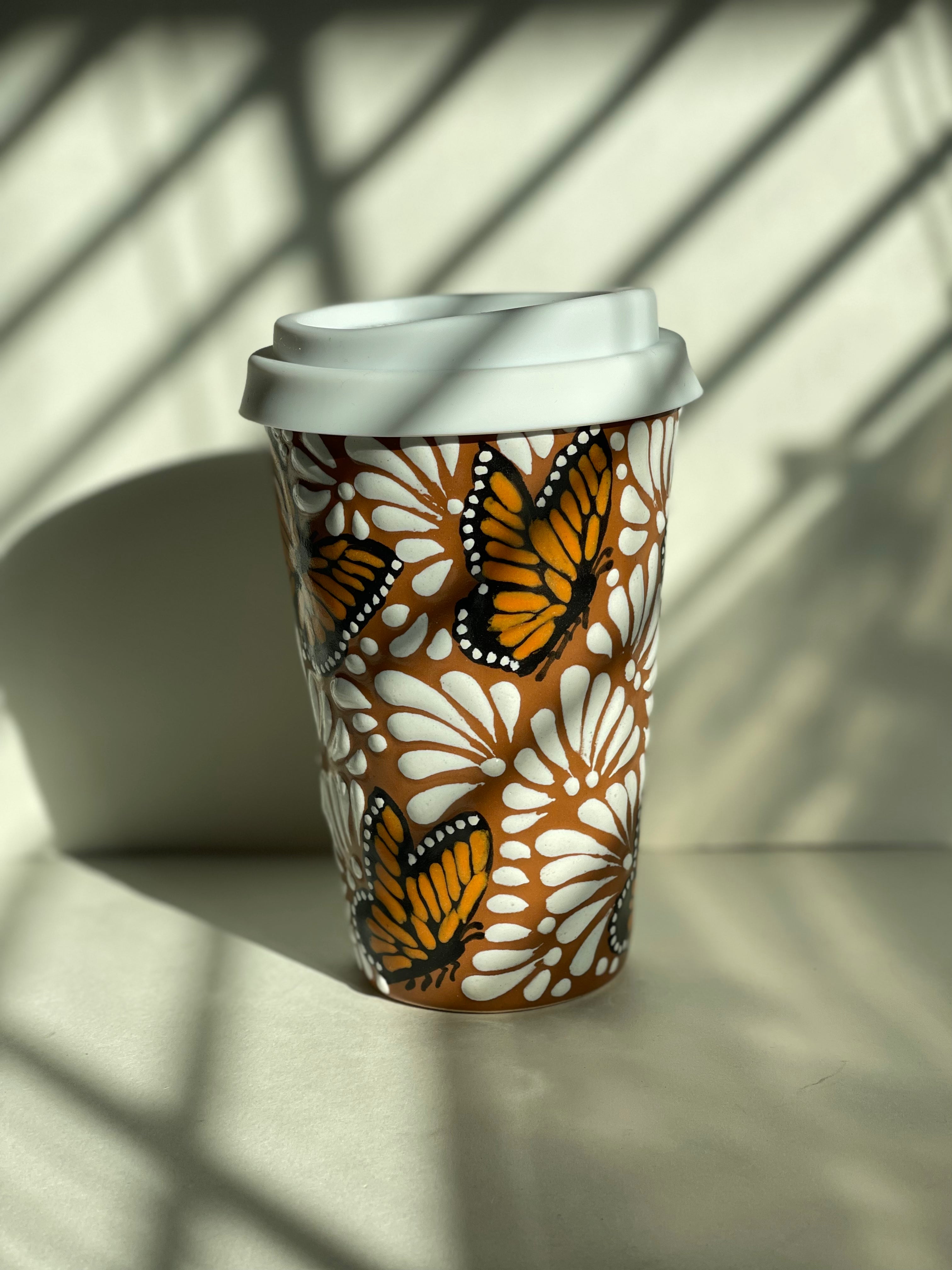 TAZA TALAVERA - BROWN MARIPOSAS