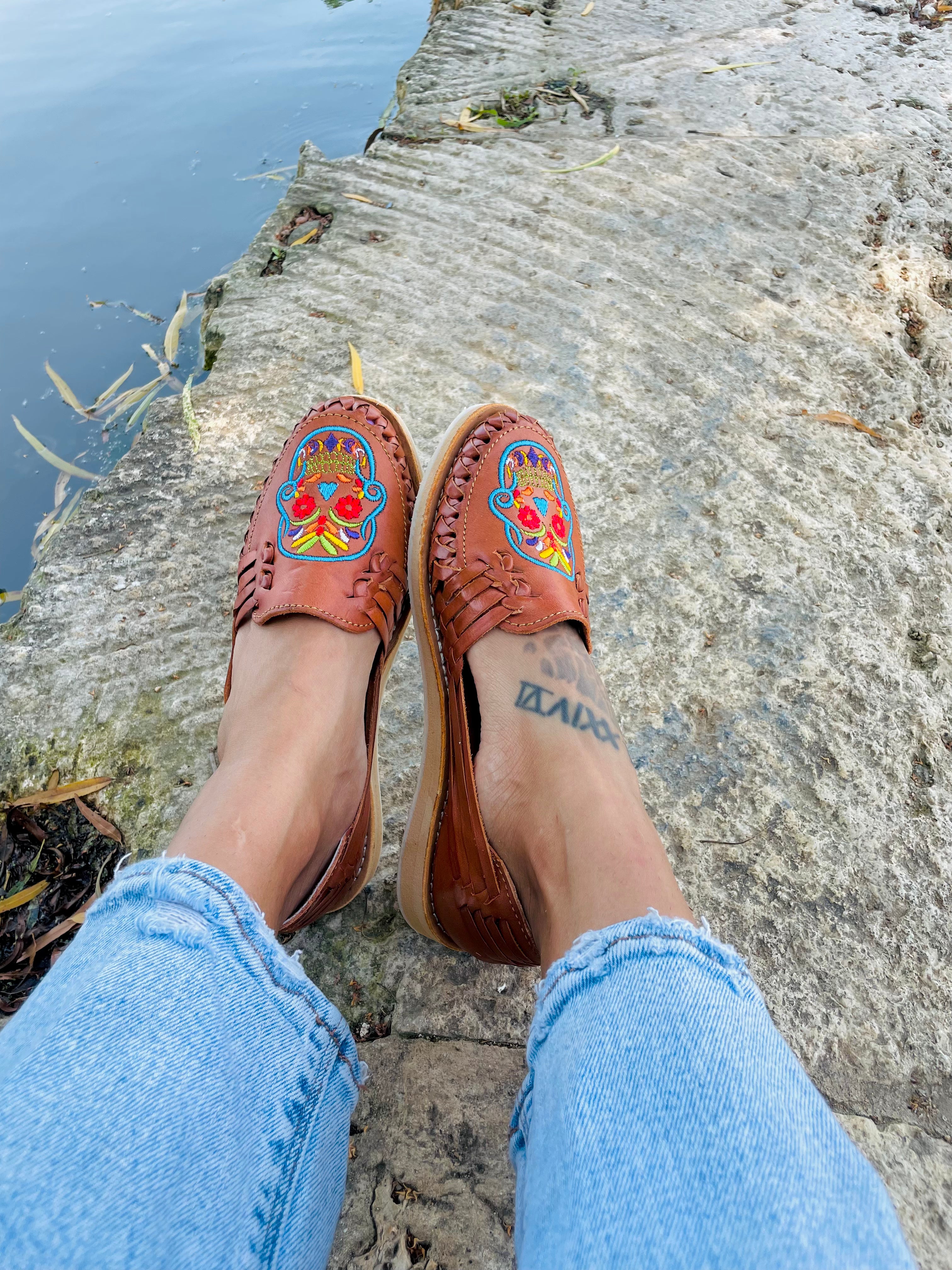 CALAVERA HUARACHES - BROWN