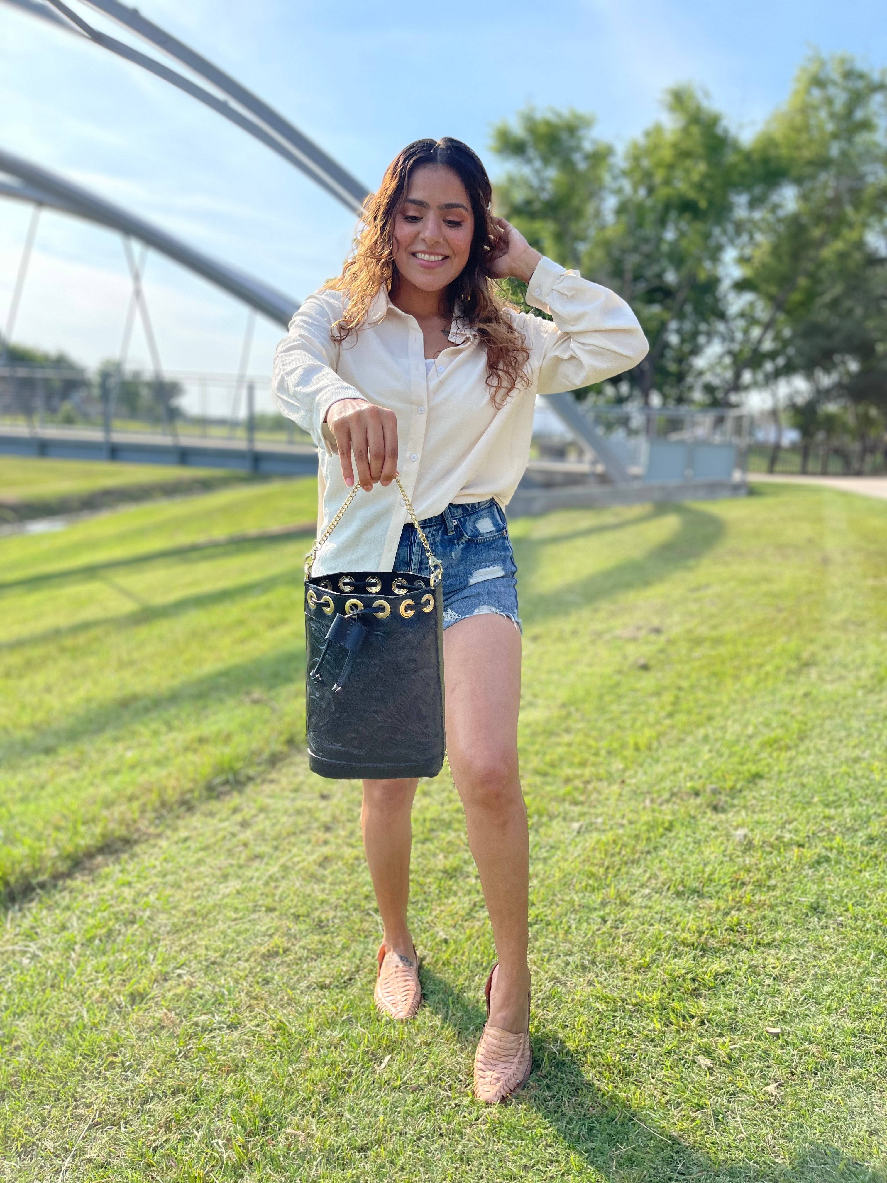 YARETZI - BLACK BUCKET BAG