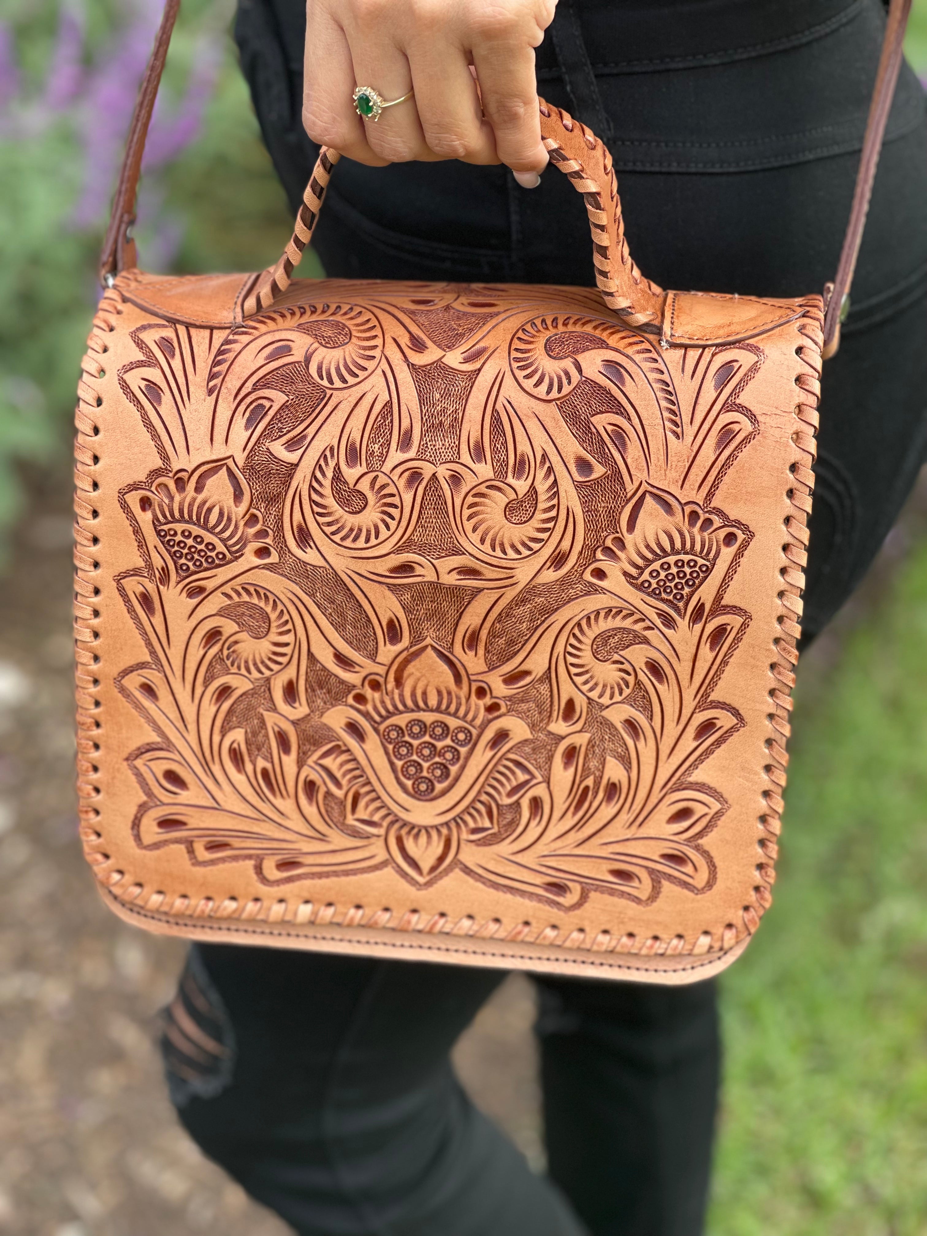 VICTORIA HANDBAG - TAN **PREORDER**