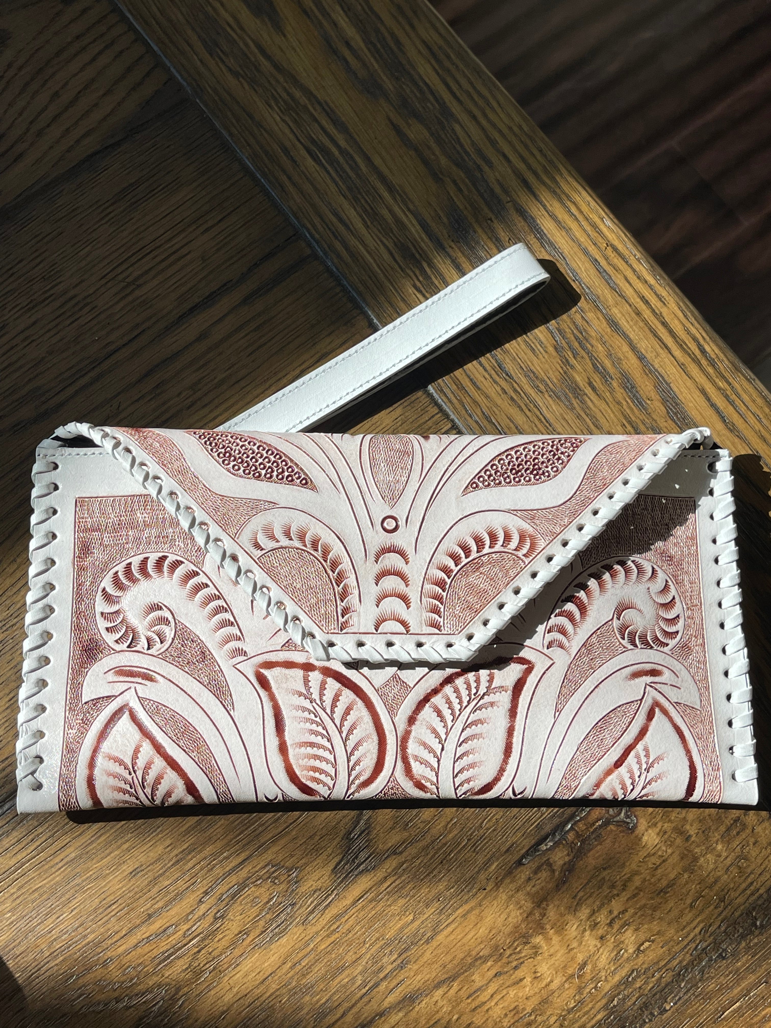 ALMA CLUTCH - WHITE