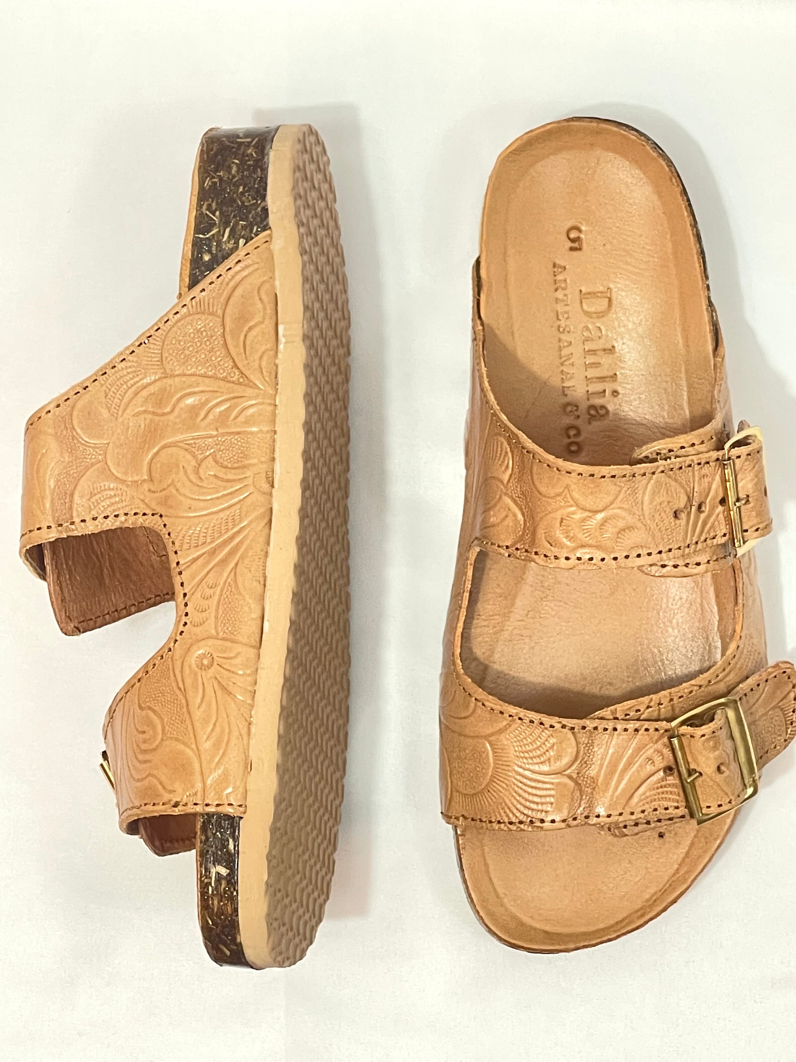 MAYA SLIDES - TAN