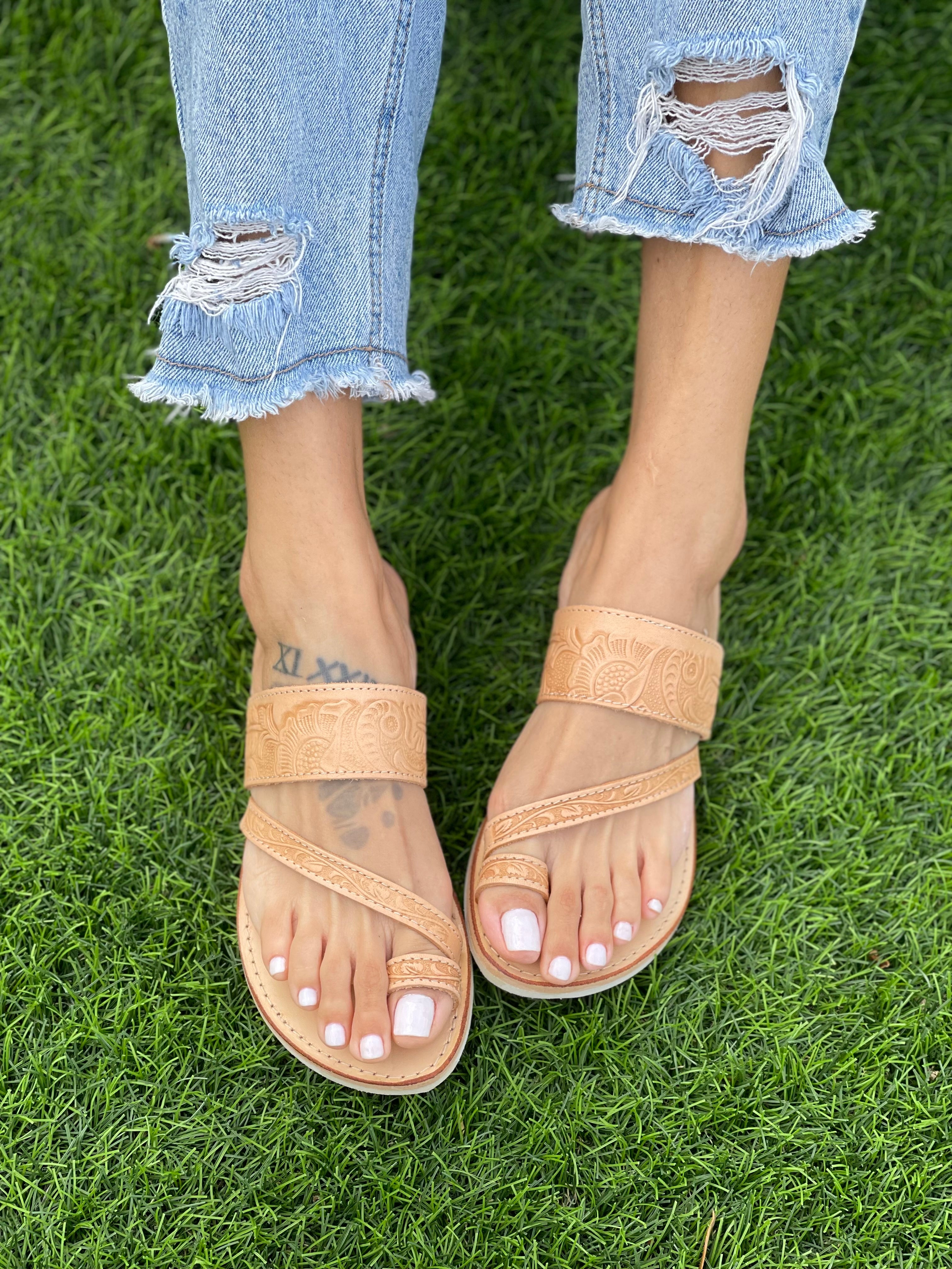 VALERIA SLIDES
