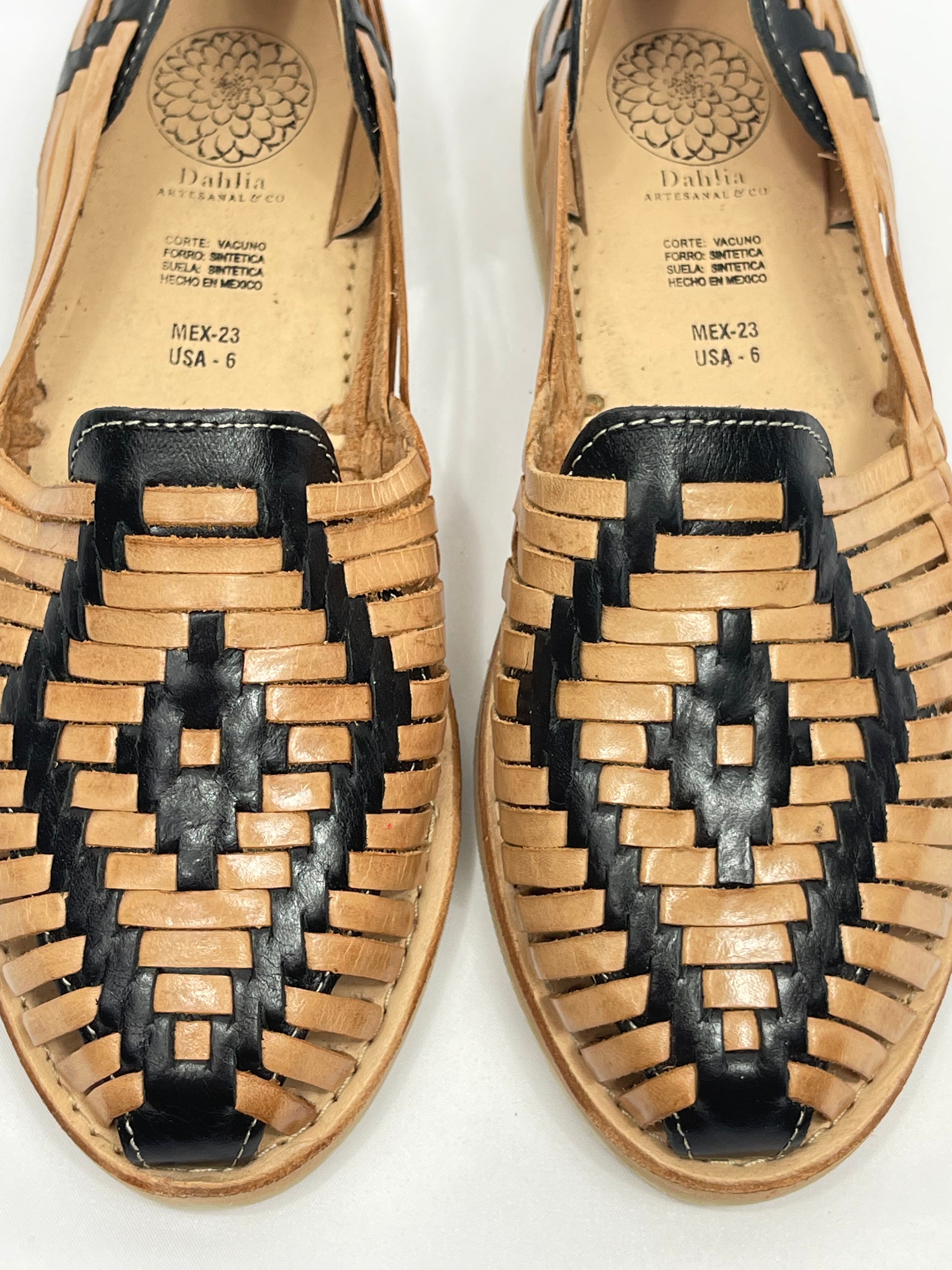 JUANITA HUARACHES - BLACK