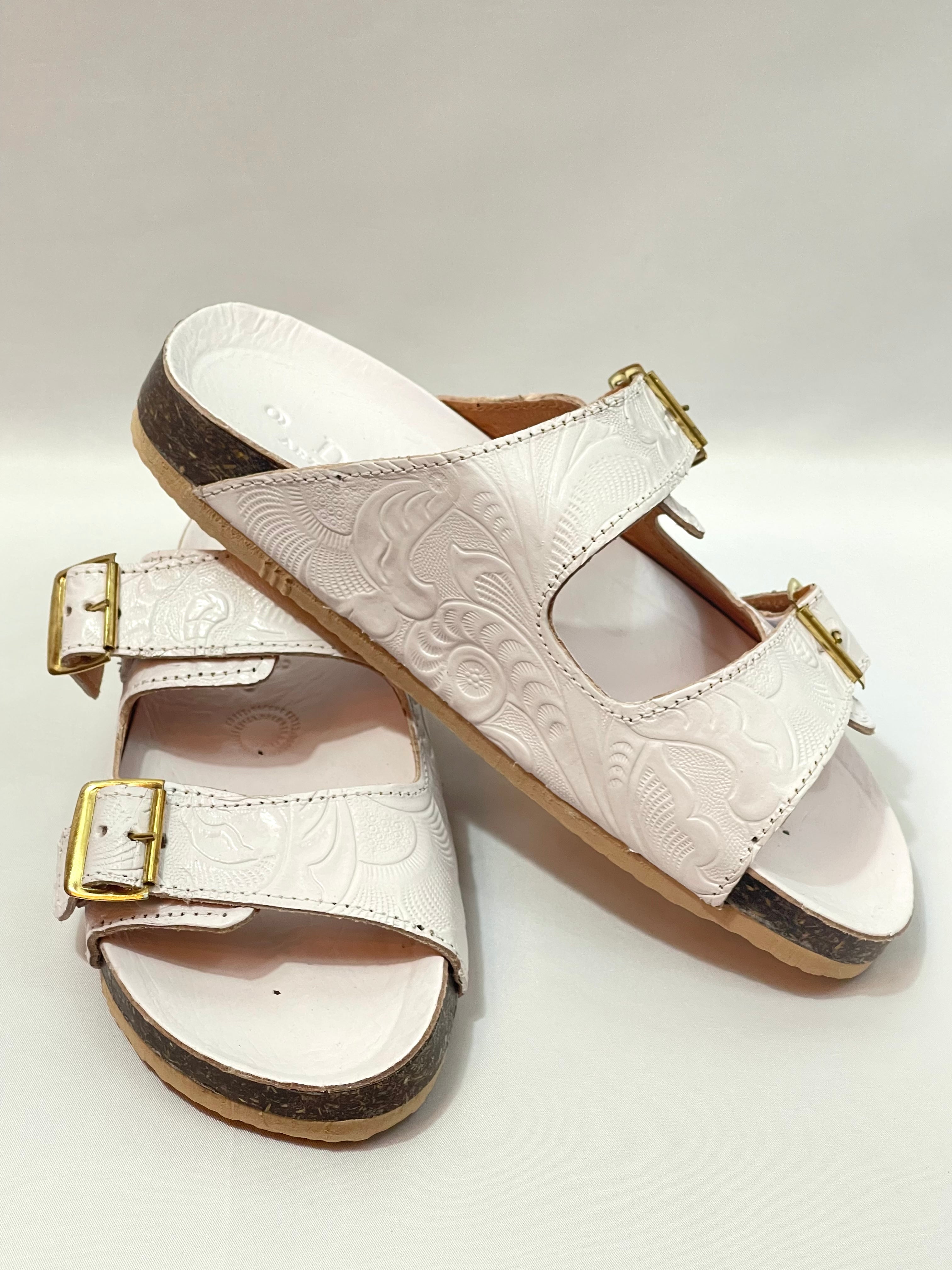 MAYA SLIDES - WHITE