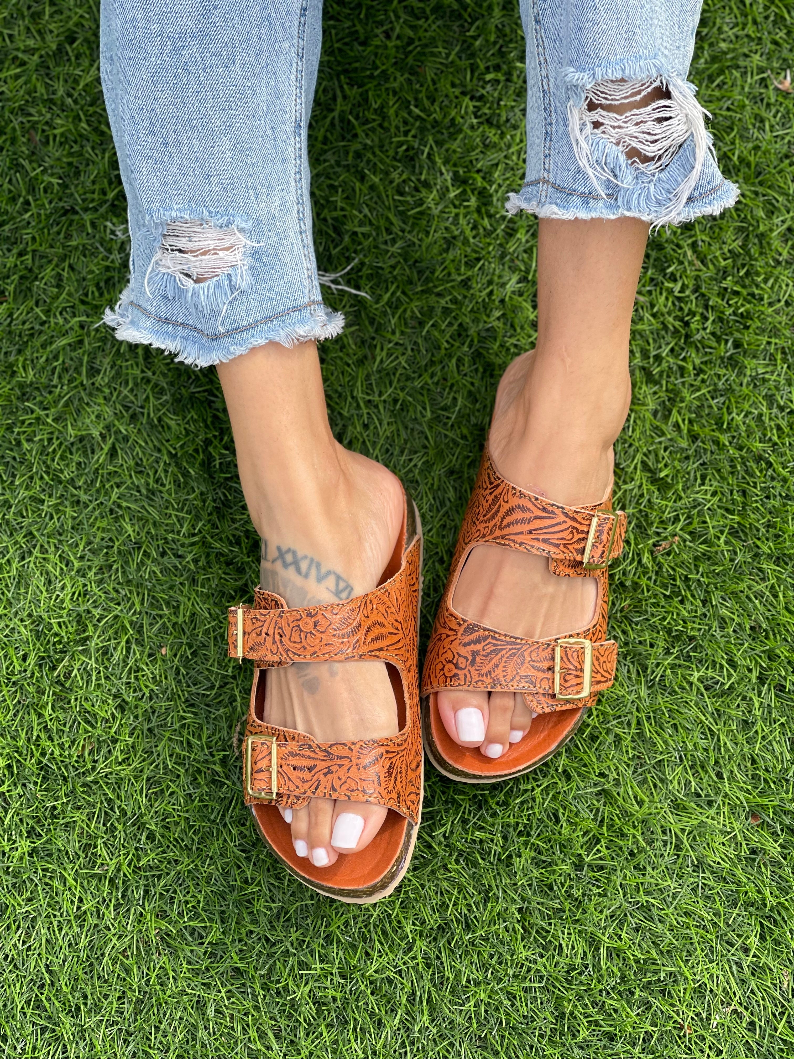 CHAVELA SLIDES