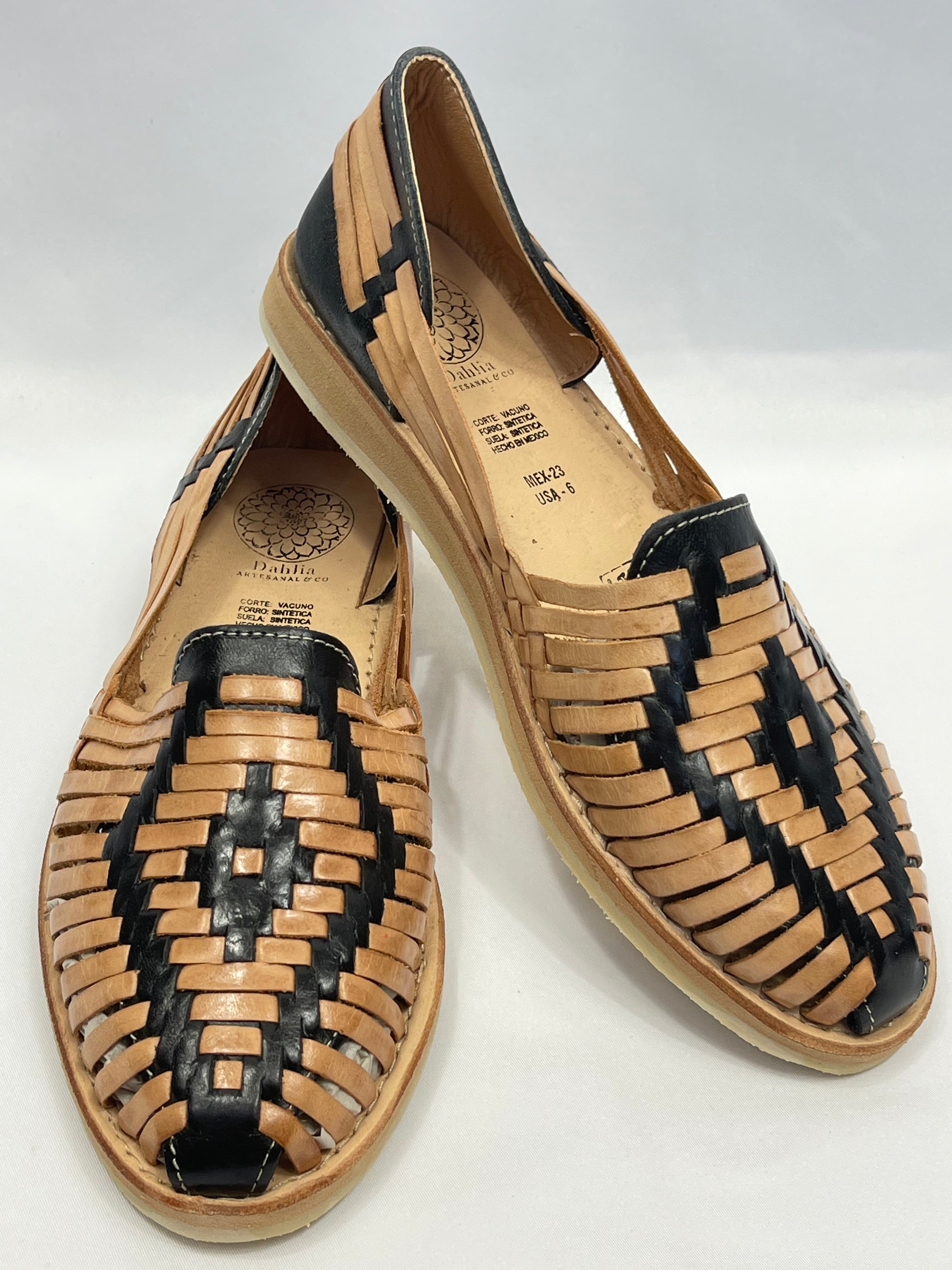 JUANITA HUARACHES - BLACK