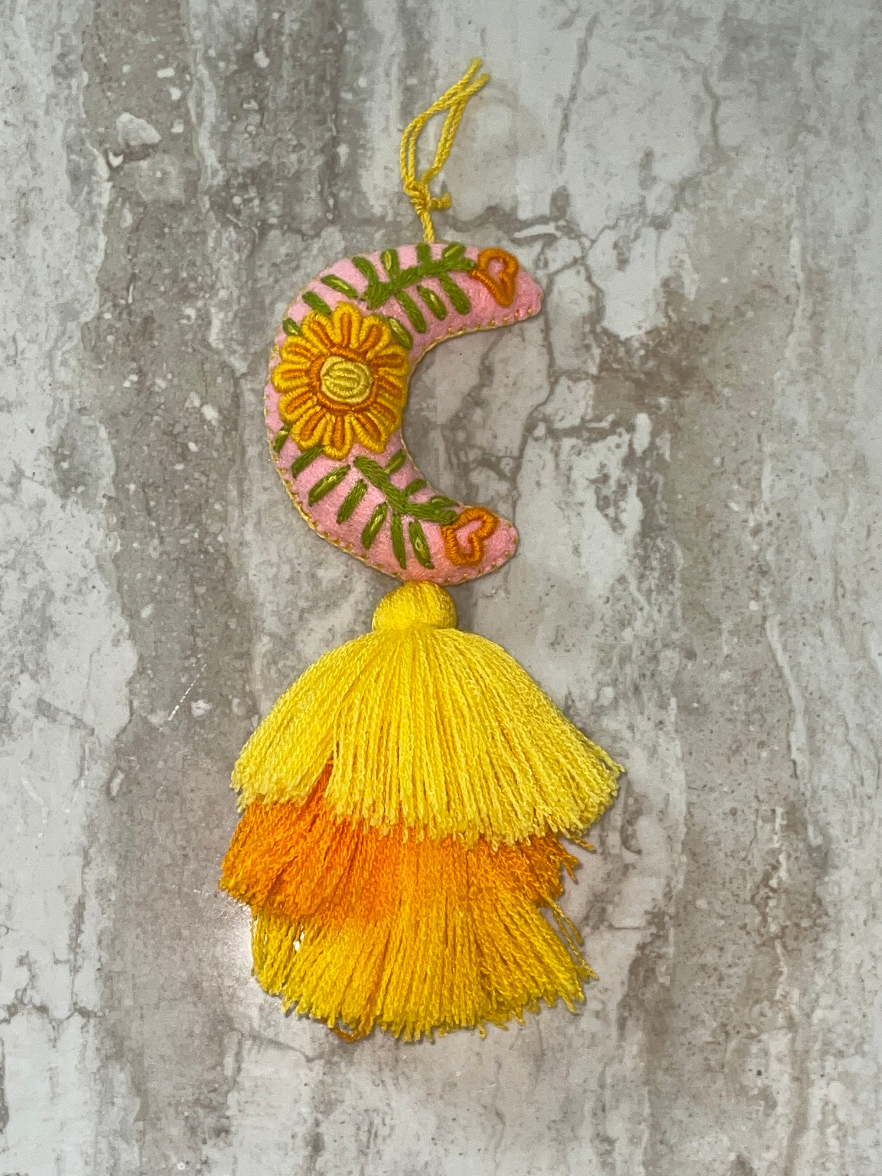 MEDIA LUNA TASSEL
