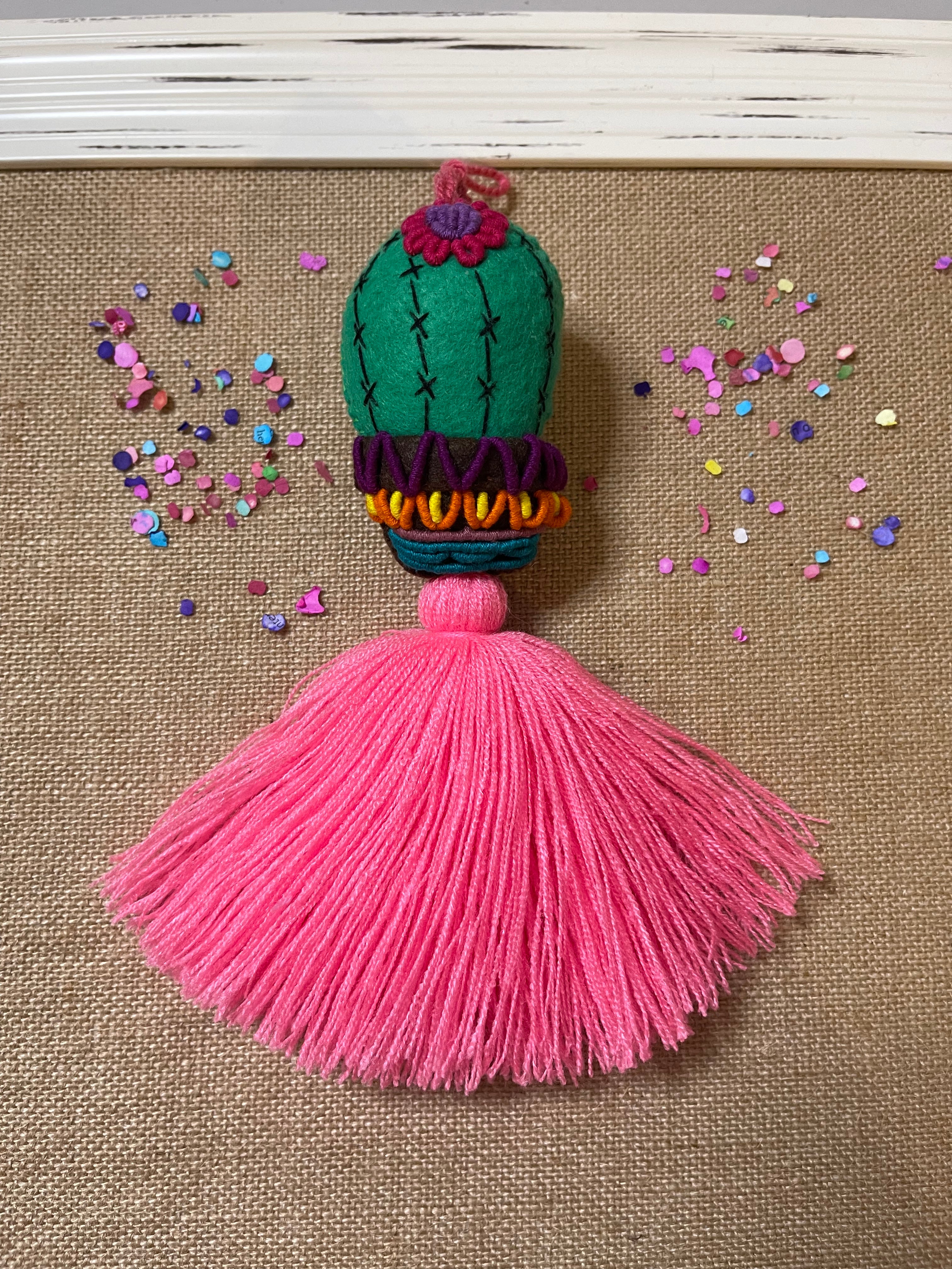 SUCCULENT TASSEL