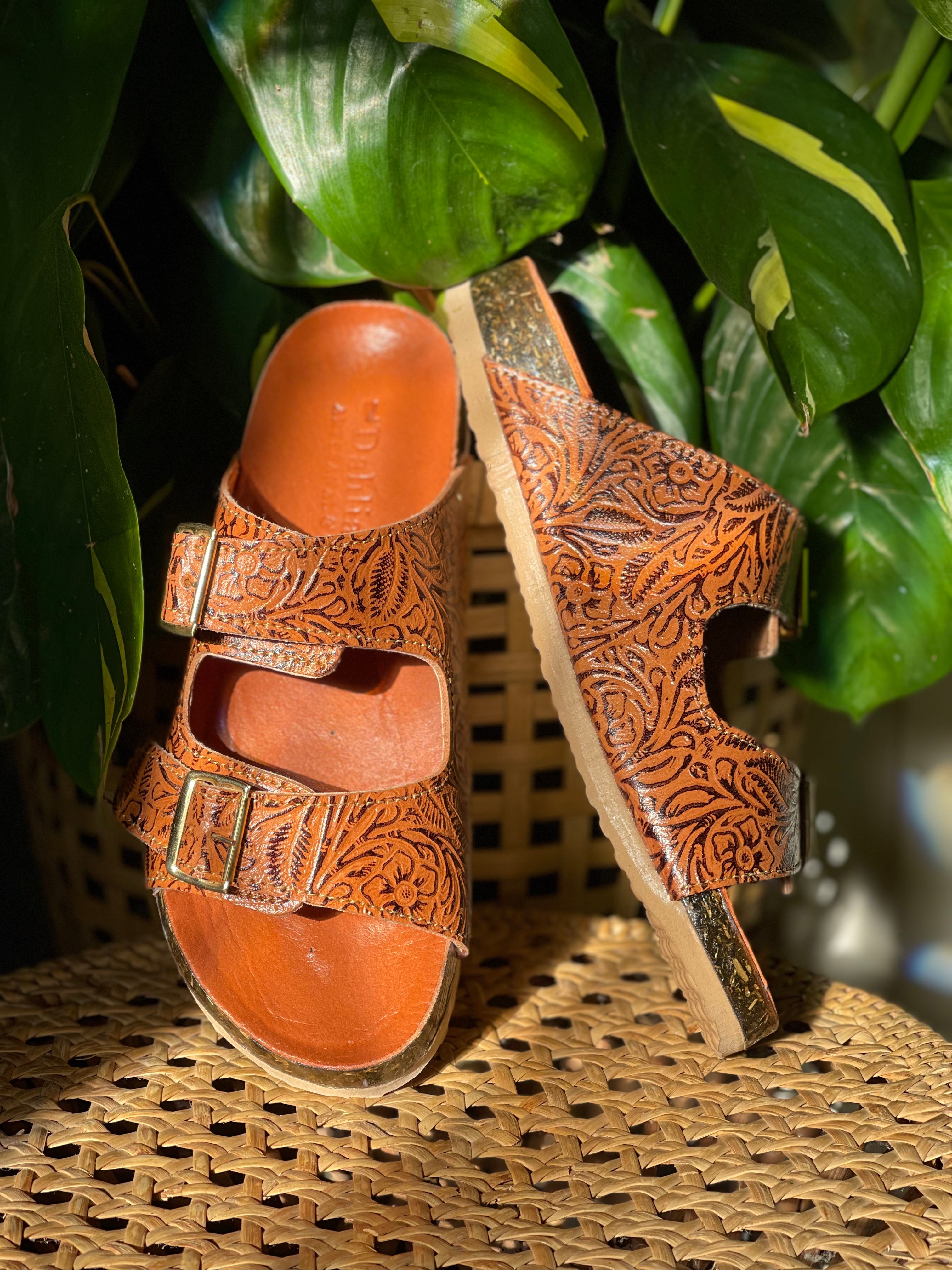 CHAVELA SLIDES