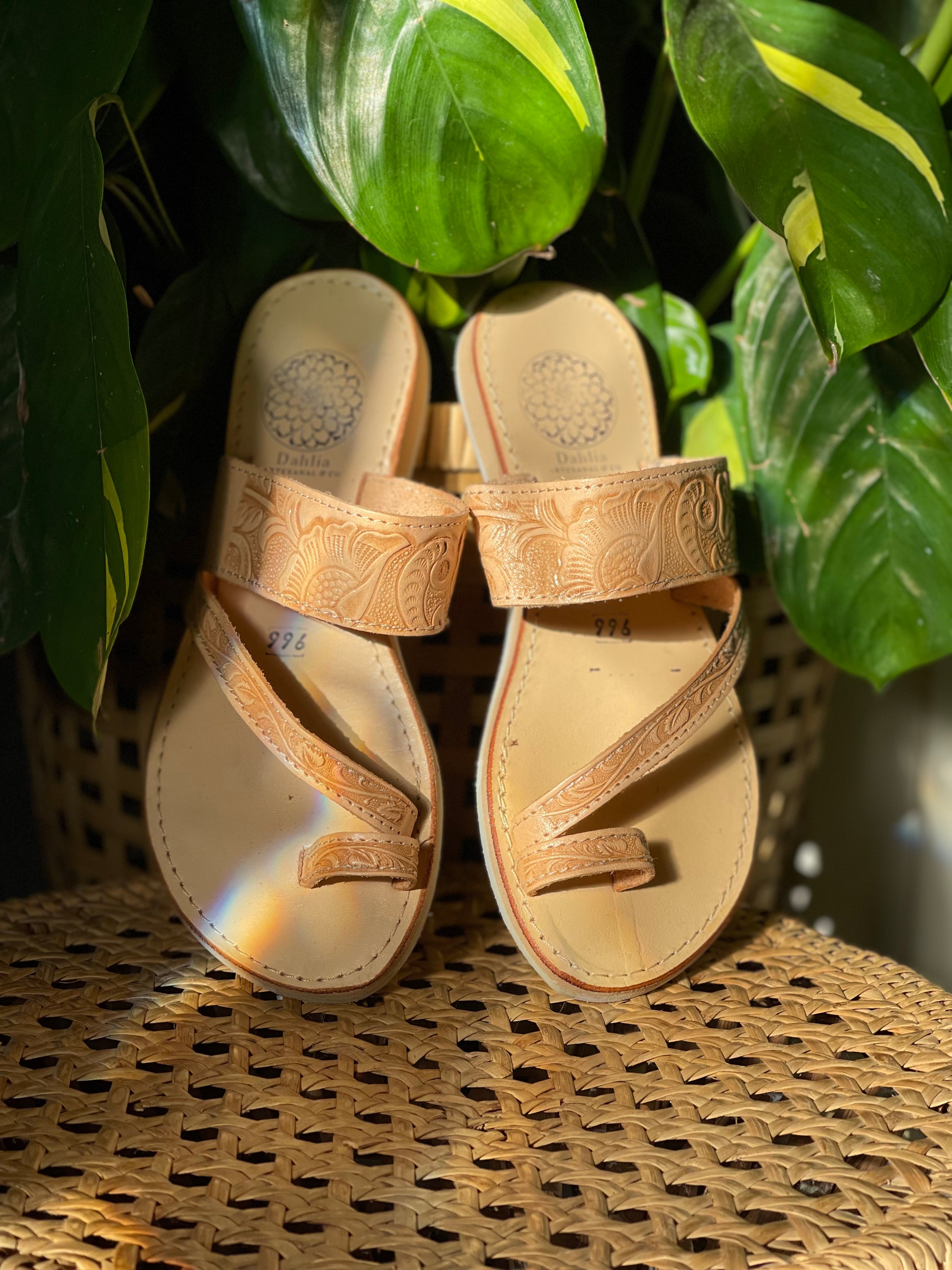 VALERIA SLIDES