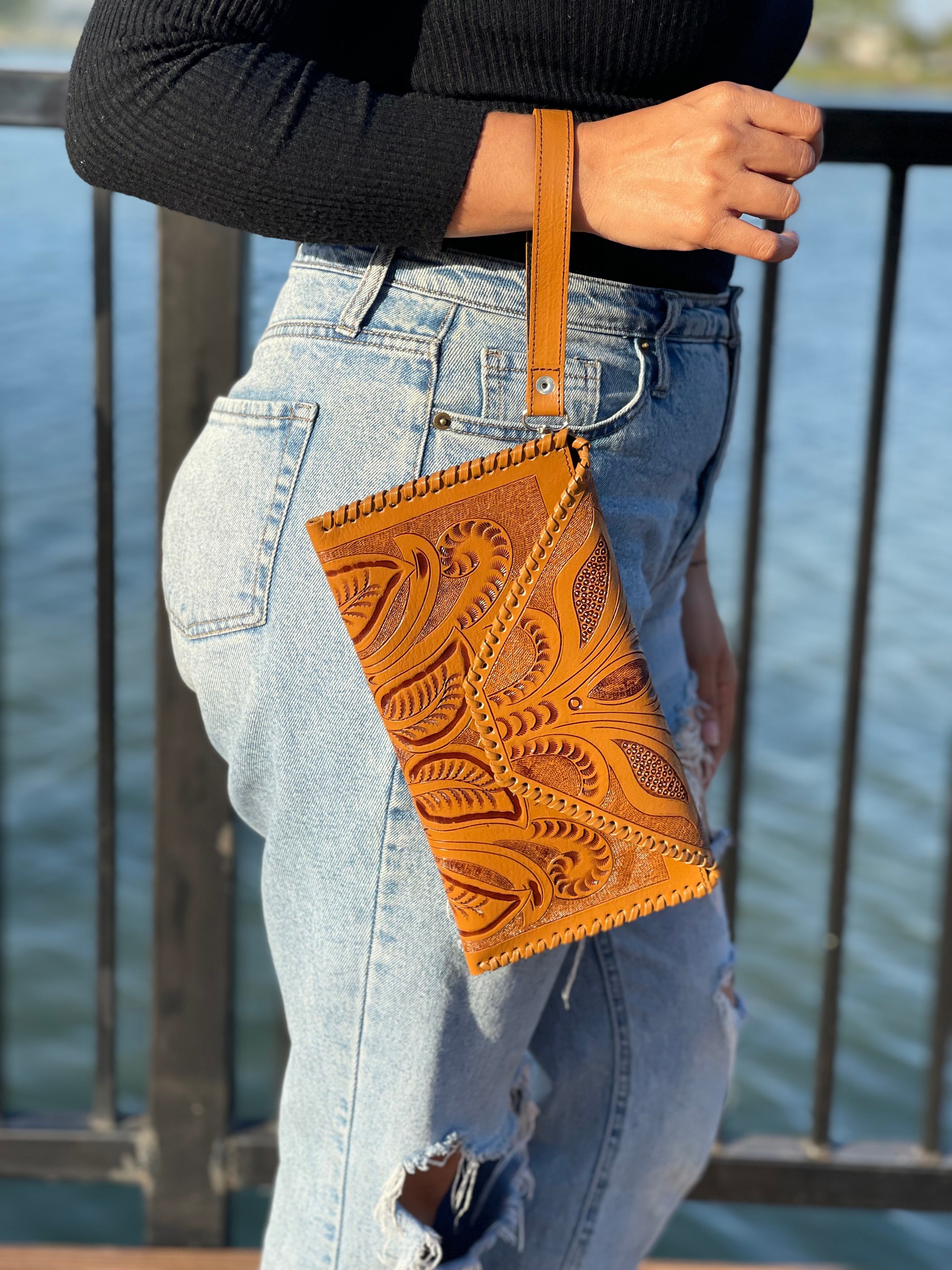 ALMA CLUTCH - MIEL