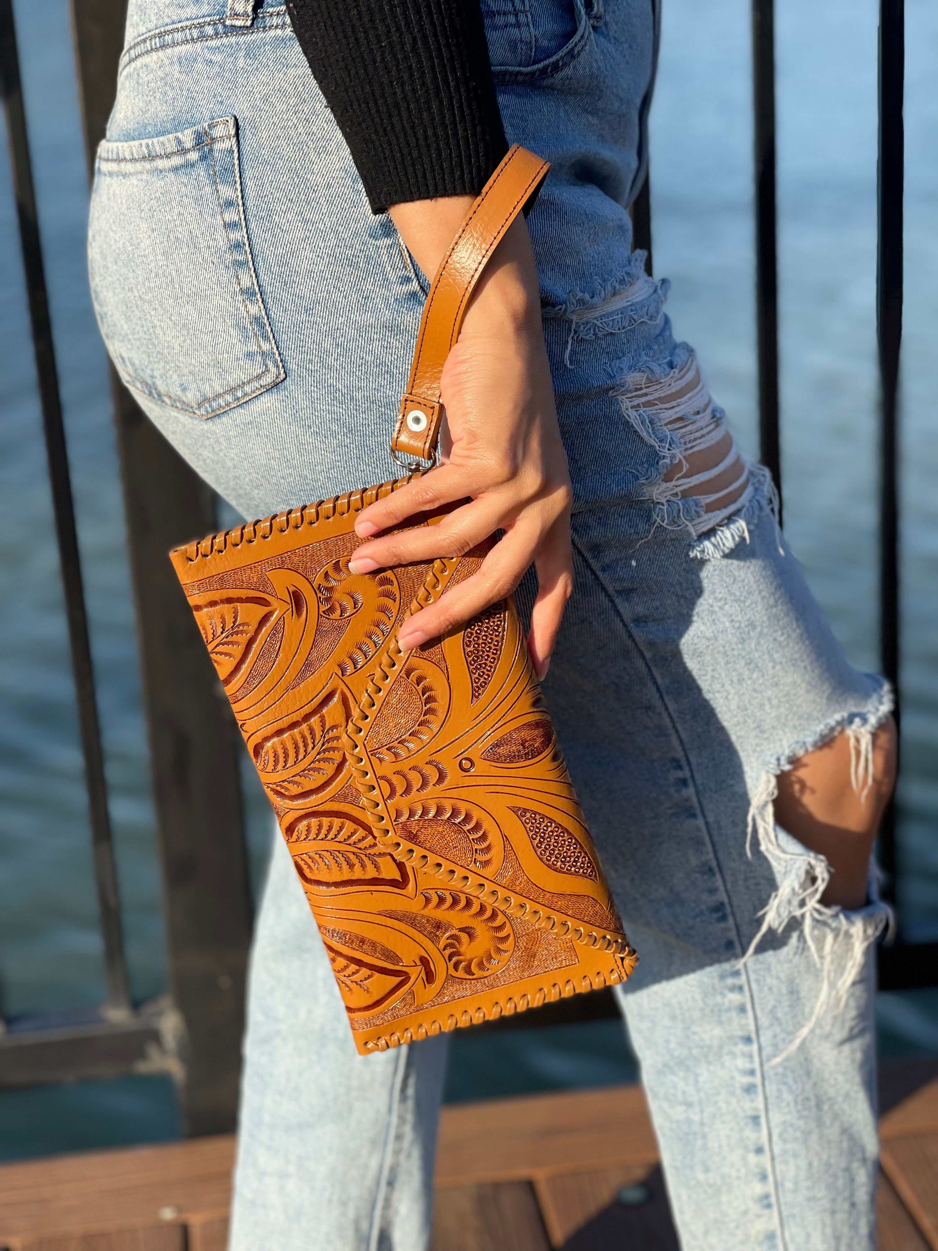 ALMA CLUTCH - MIEL