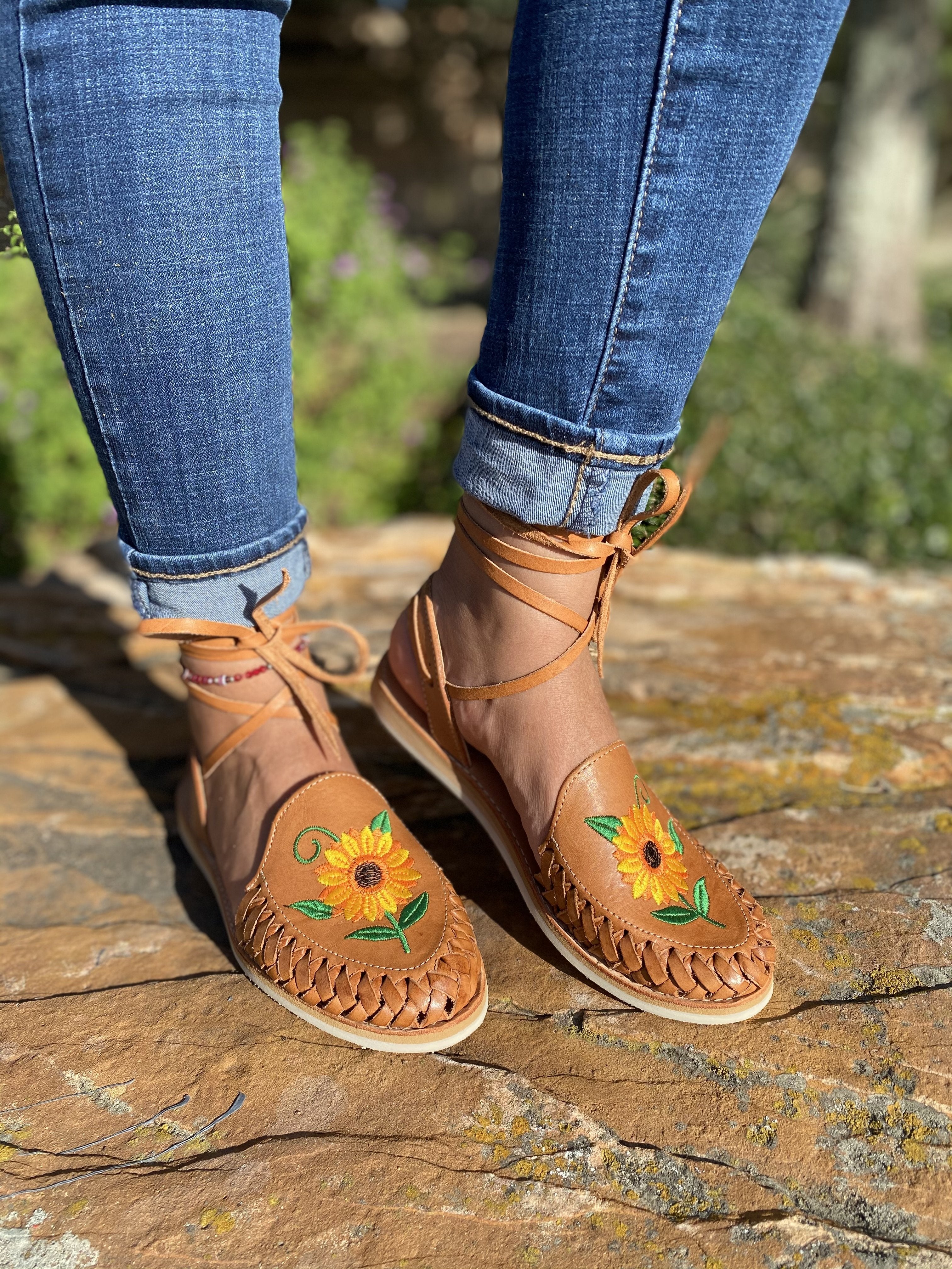 SUNFLOWER LACE-UP HUARACHES