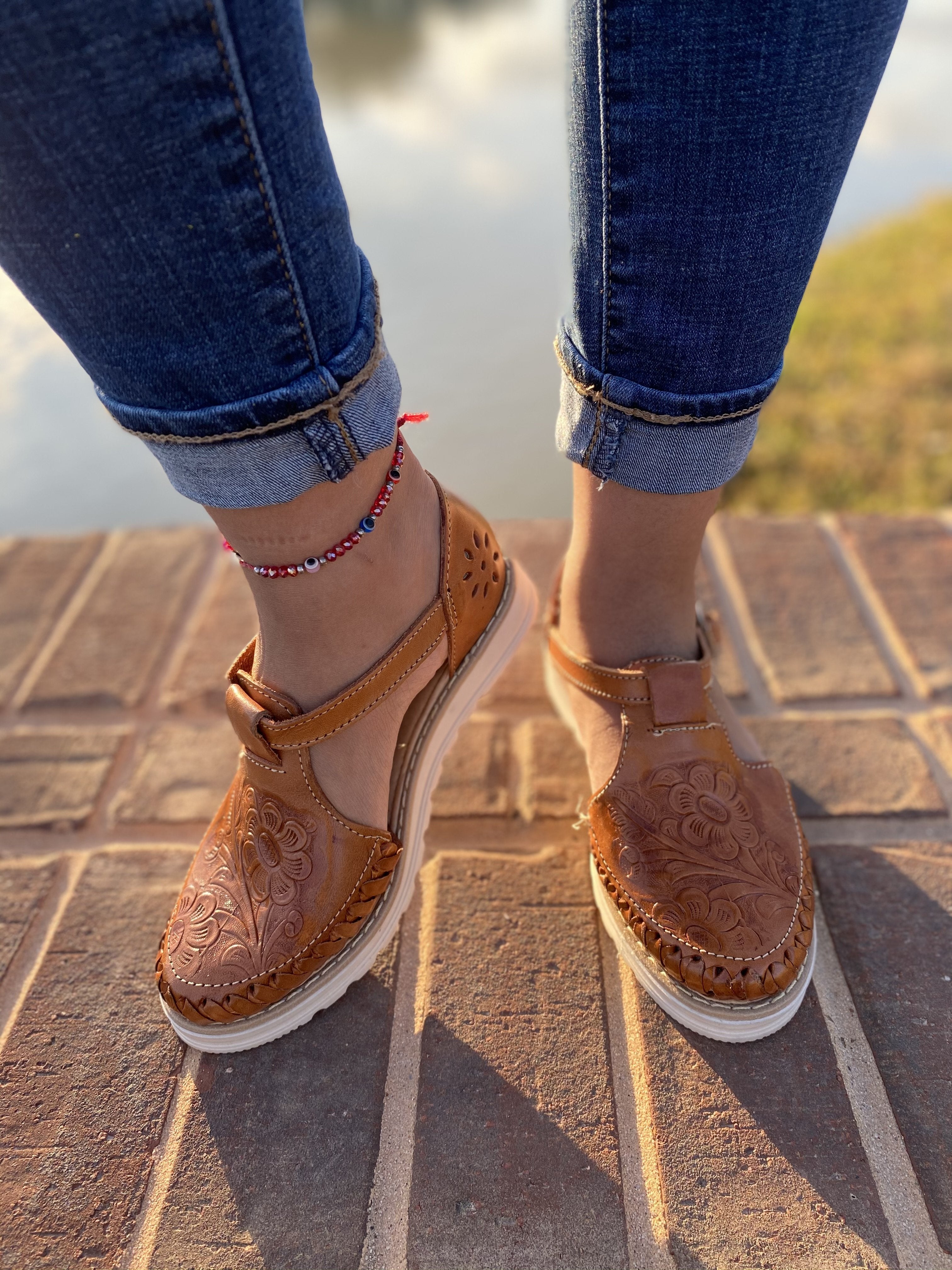 FLOR HUARACHES - TAN
