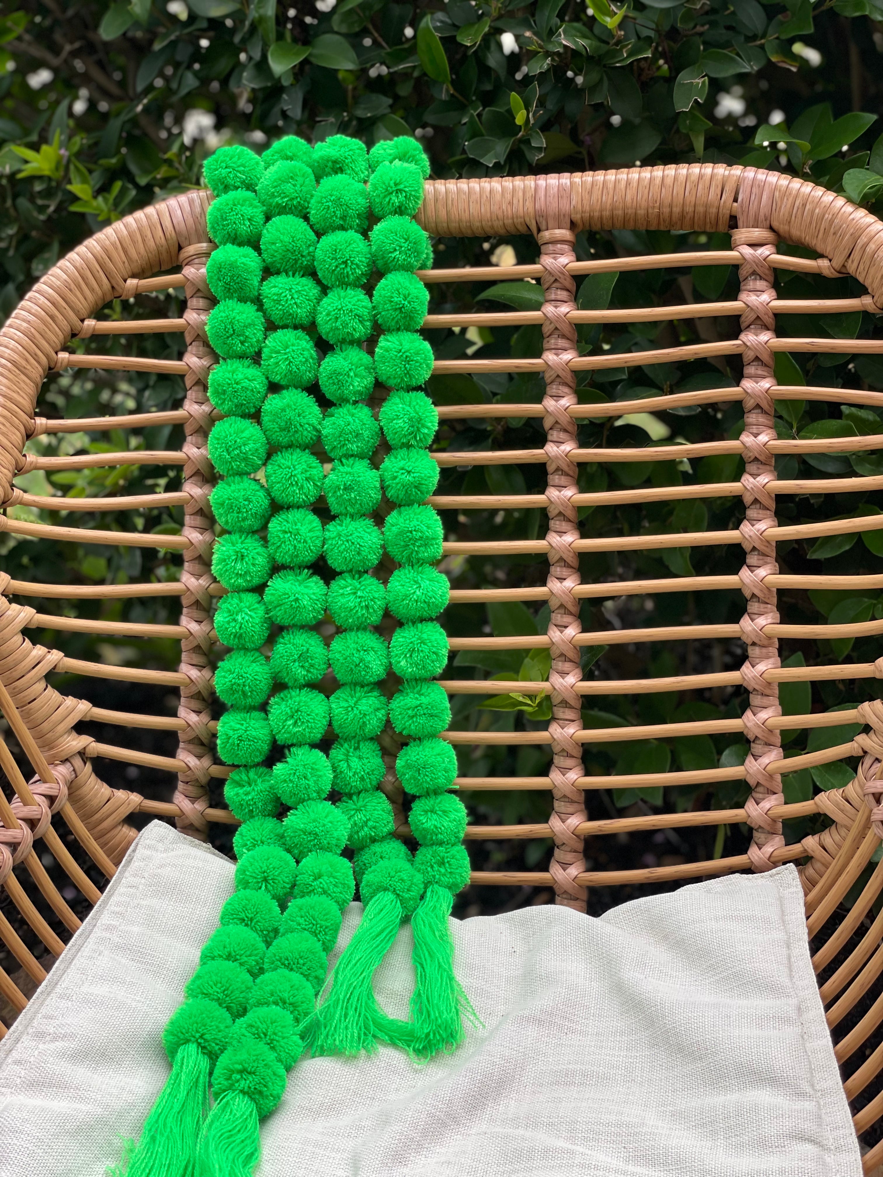 BORLAS DE POMPONES FLUFFY