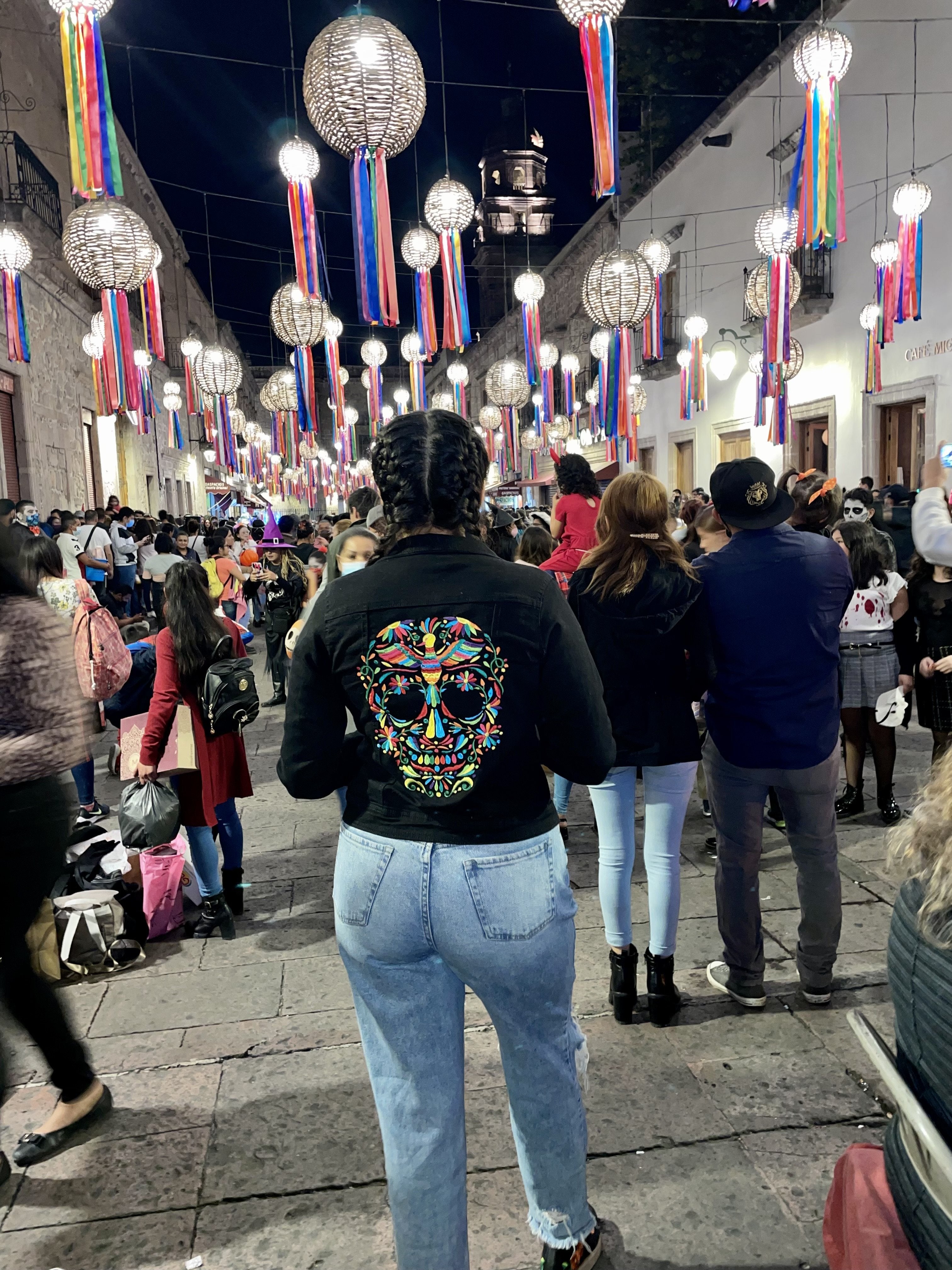 CALAVERA FITTED BLACK JEAN JACKET