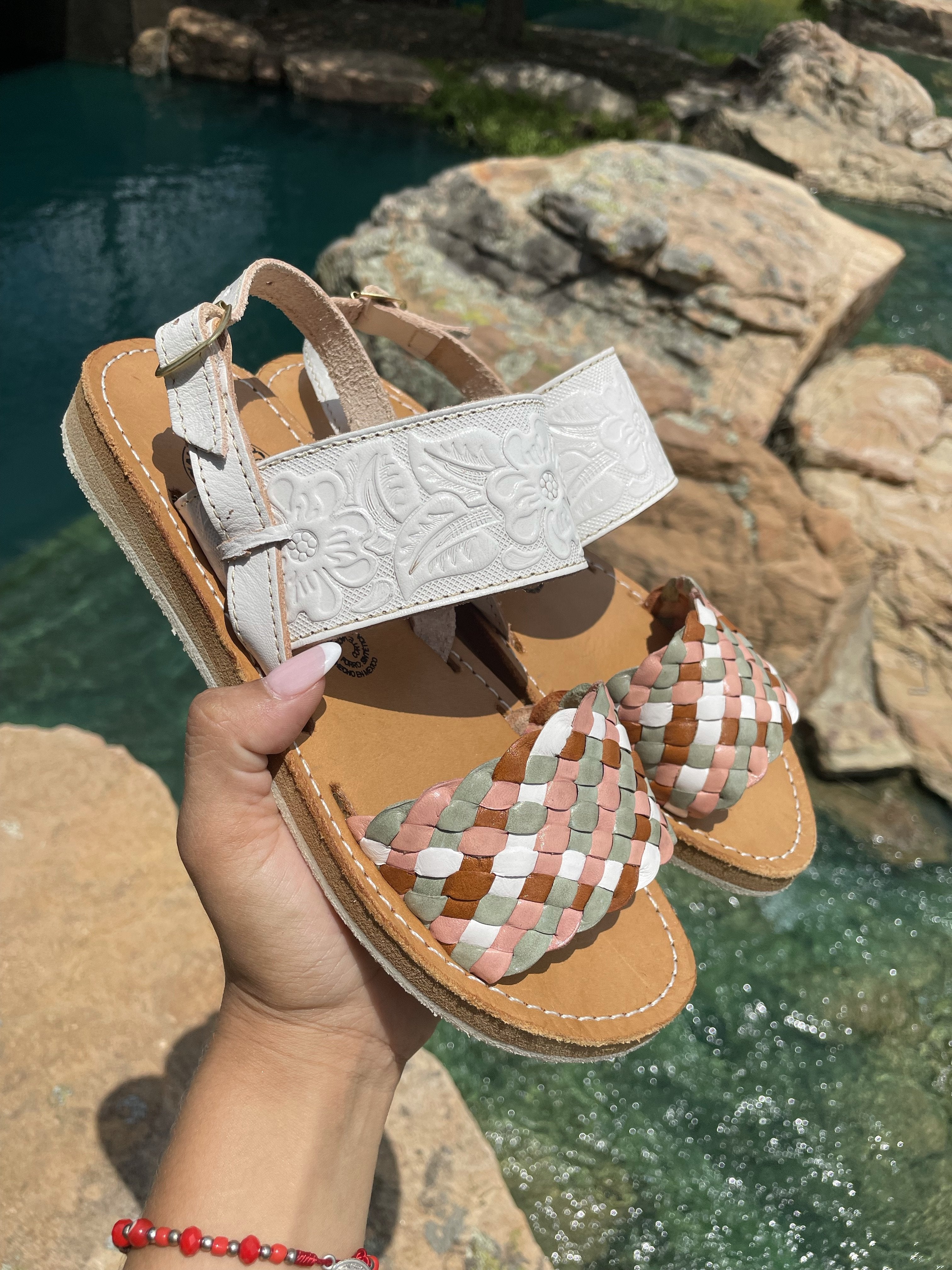YARA HUARACHES