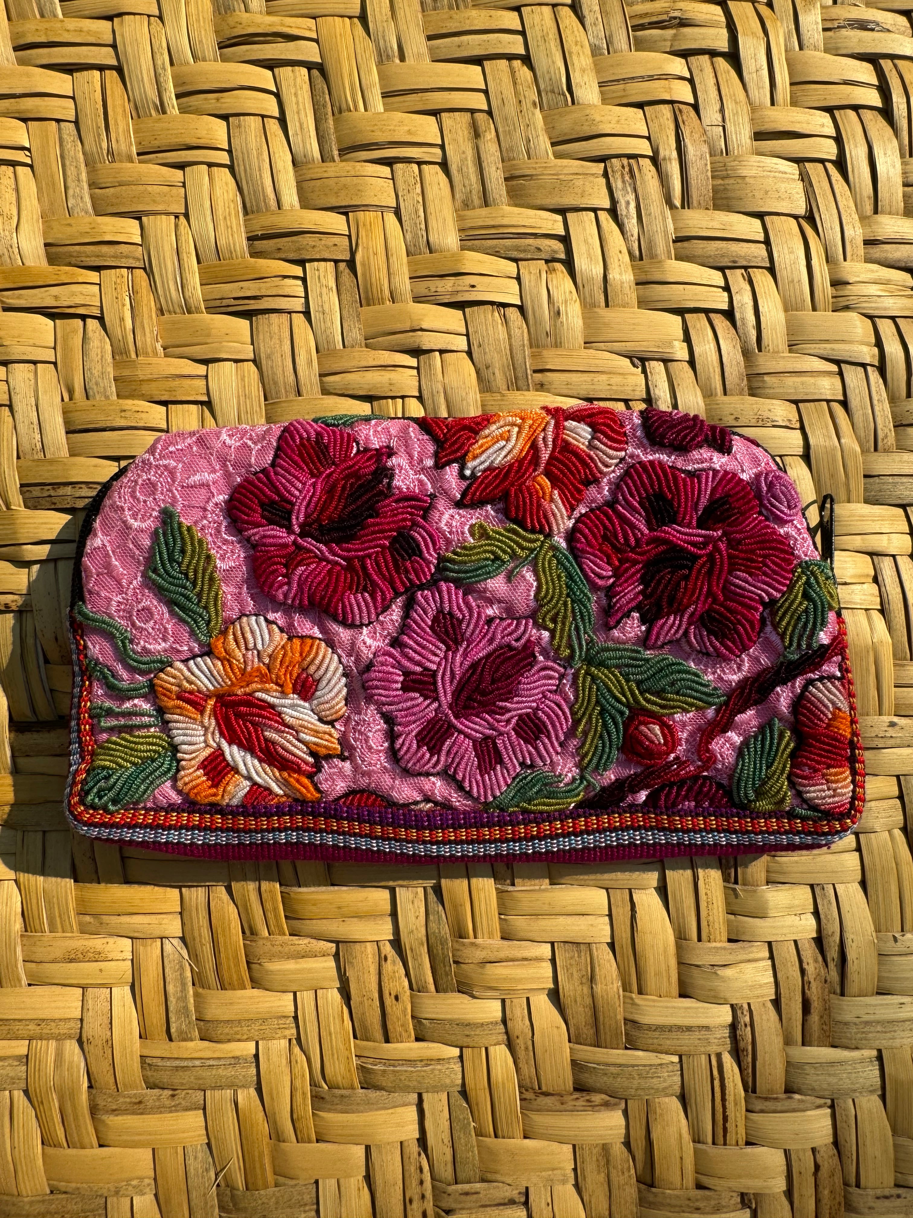 FLORES HUIPIL EMBROIDERED ESSENTAIL PENCIL ZIPPER BAG