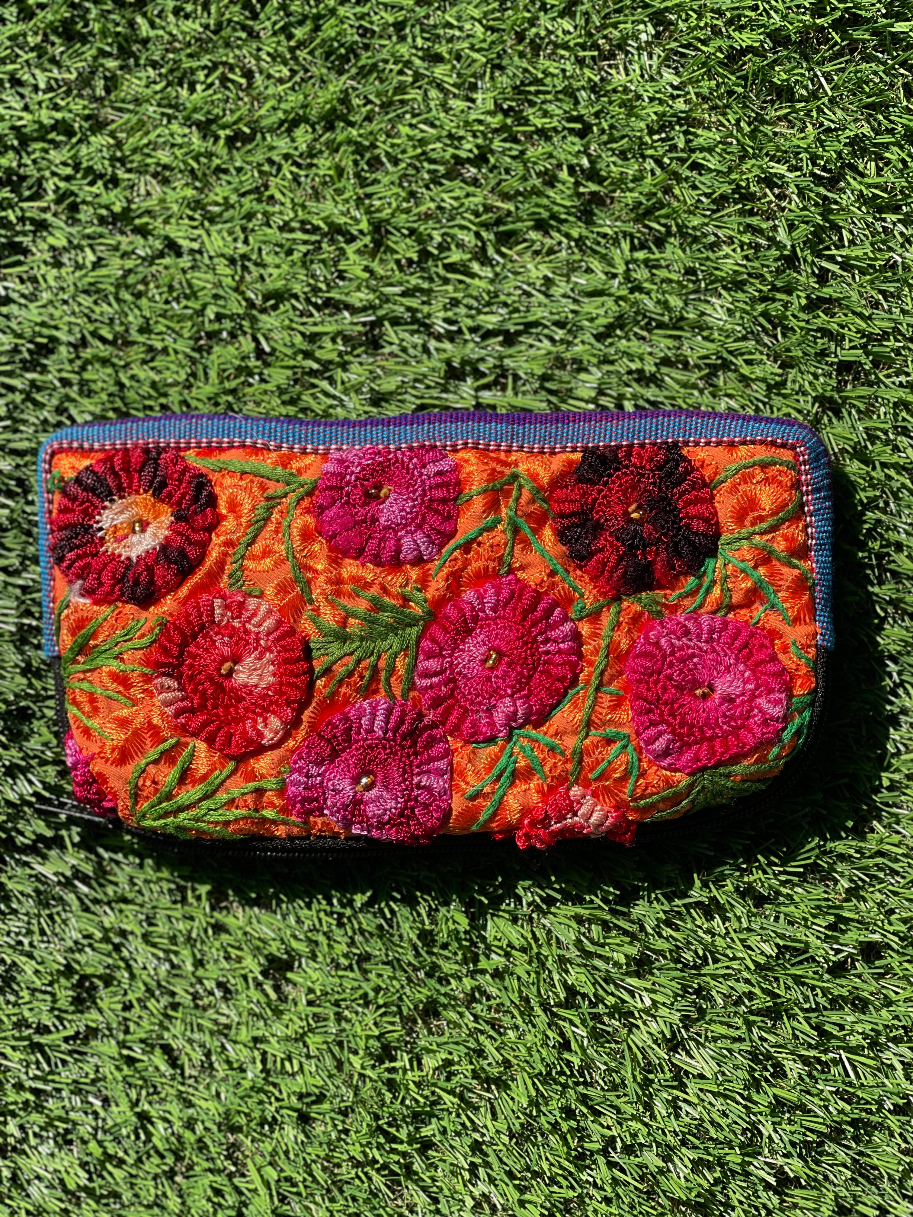 FLORES HUIPIL EMBROIDERED ESSENTAIL PENCIL ZIPPER BAG