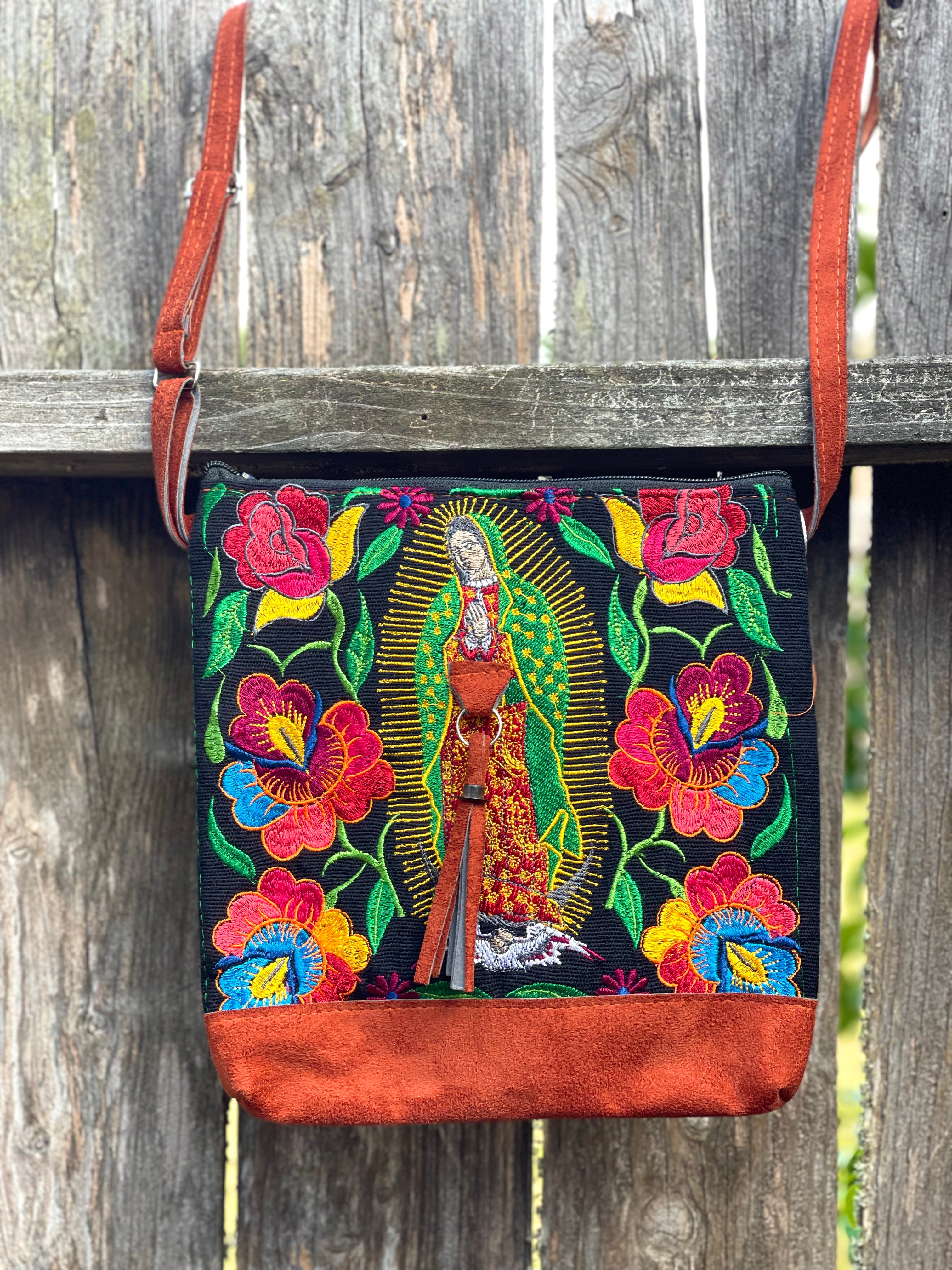 VIRGENCITA CROSSBODY